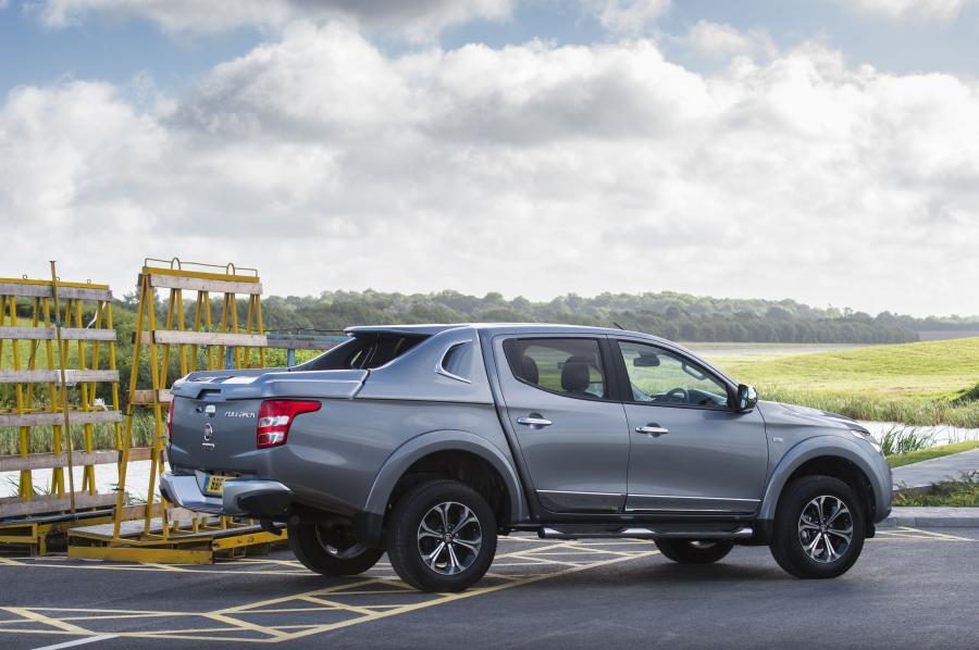  Fiat Fullback Double Cab (503) 2016 года  (UK) (фото 17 из 38)